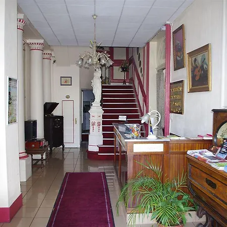 Hotel De La Paix 2*